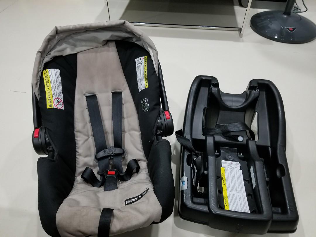 Graco Click Connect car seat with base, Babies & Kids, Going Out, Car