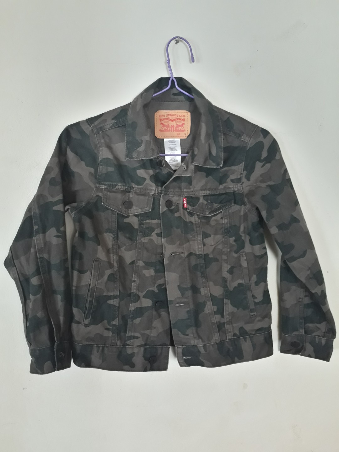 Levi's camo store denim jacket