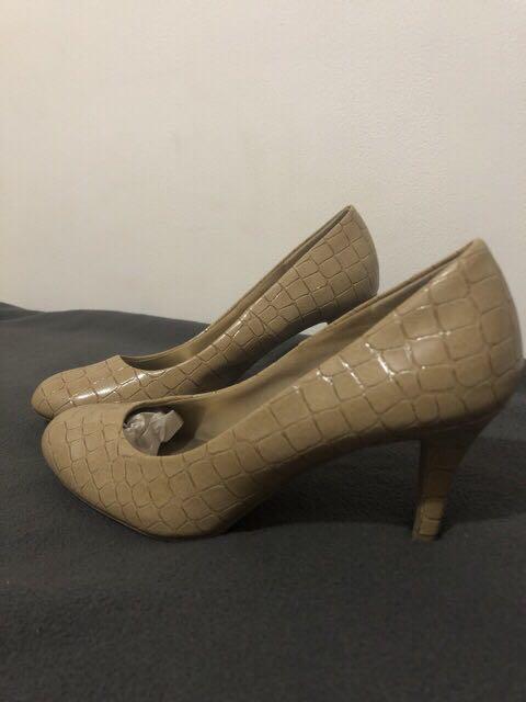 Payless sales shoes northgate
