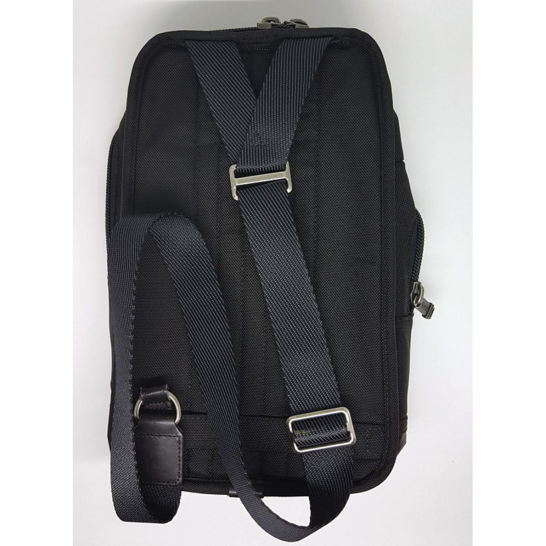 Tumi Saratoga Sling Bag Original Fesyen Pria Aksesoris di Carousell
