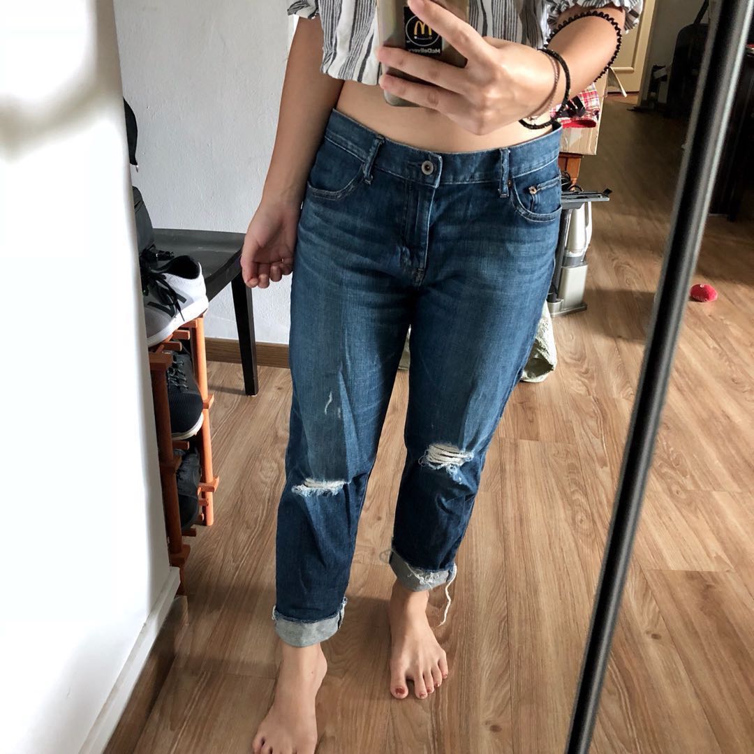 uniqlo distressed jeans