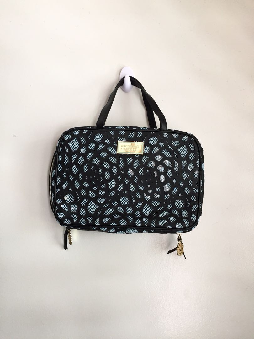 VICTORIA'S SECRET Travel Organizer, Women's Fashion, Bags & Wallets, Purses & Pouches on Carousell
