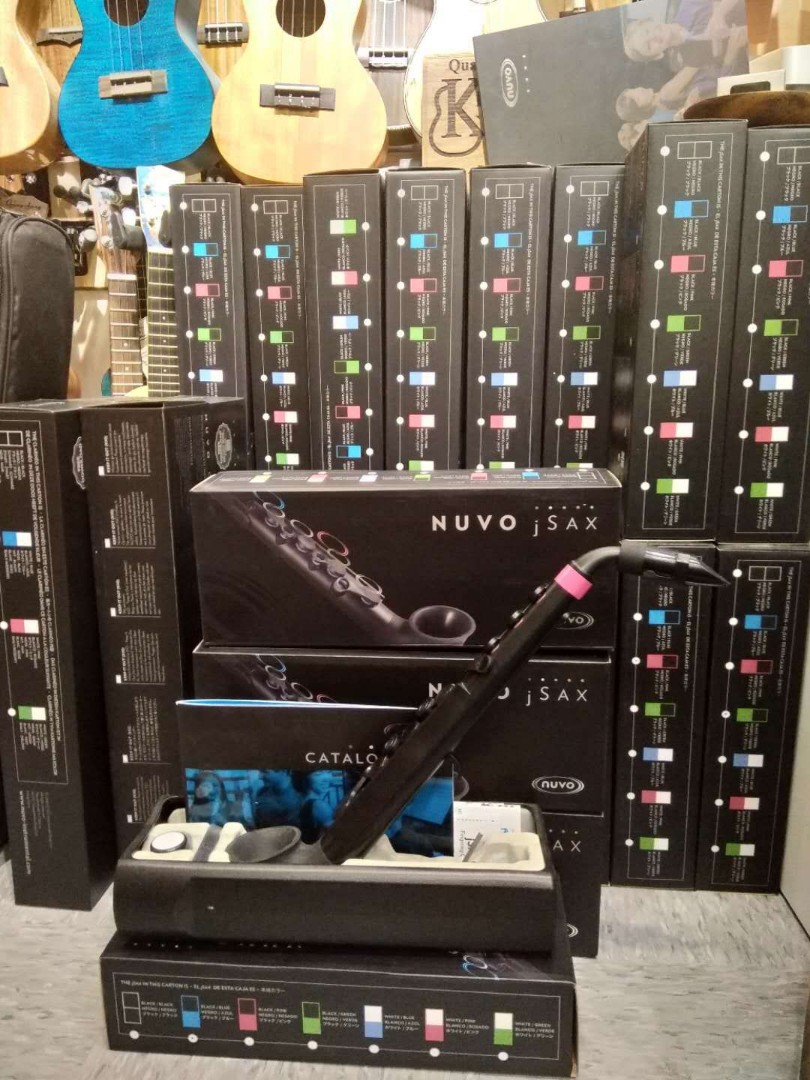 原廠正貨 英國 第二代 Nuvo jSax 2.0 易學 易吹 易上手 Plastic saxophone, 興趣及遊戲, 音樂、樂器 ...