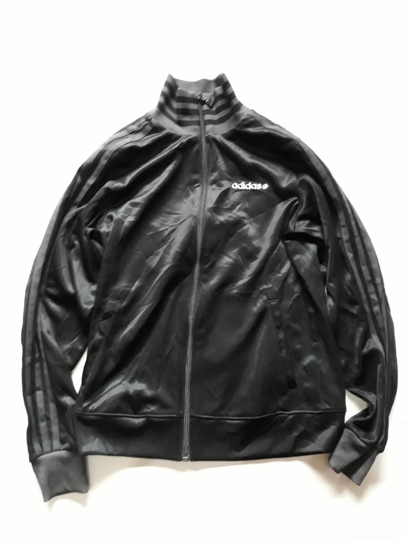 Jaket tracktop ADIDAS ORIGINAL MADE IN CHINA, Fesyen Wanita, Pakaian  Wanita, Atasan di Carousell