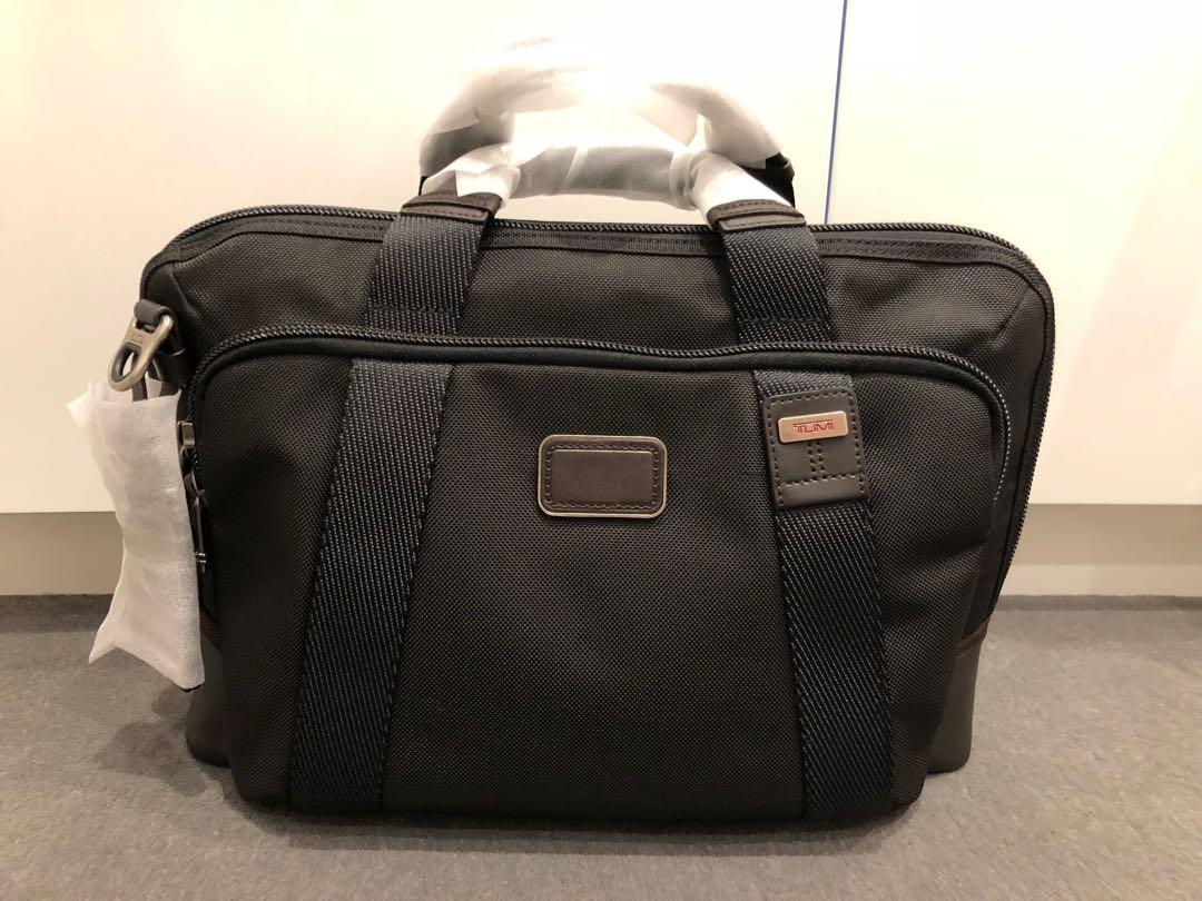 Tumi hansen brief hotsell