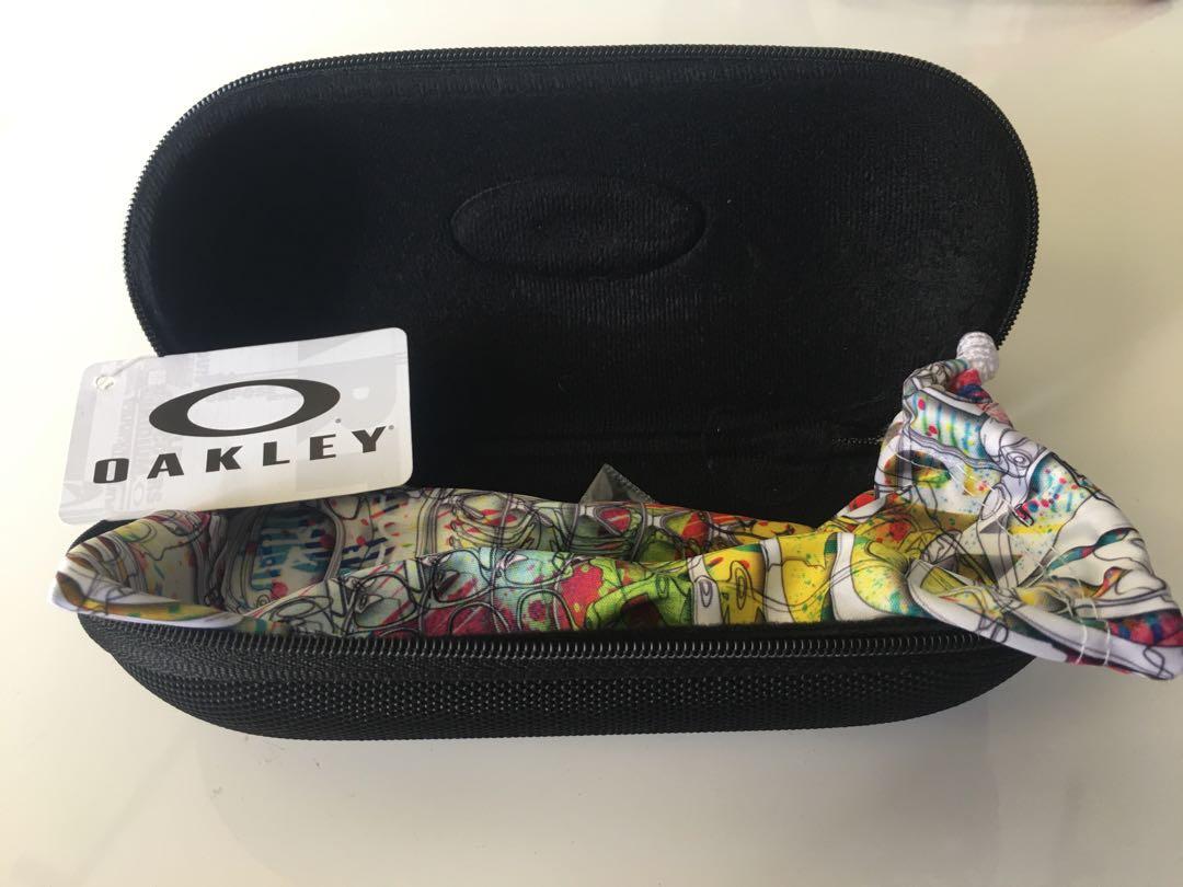 Oakley Carbon Fiber Shades (Polarised), Men's Fashion, Watches