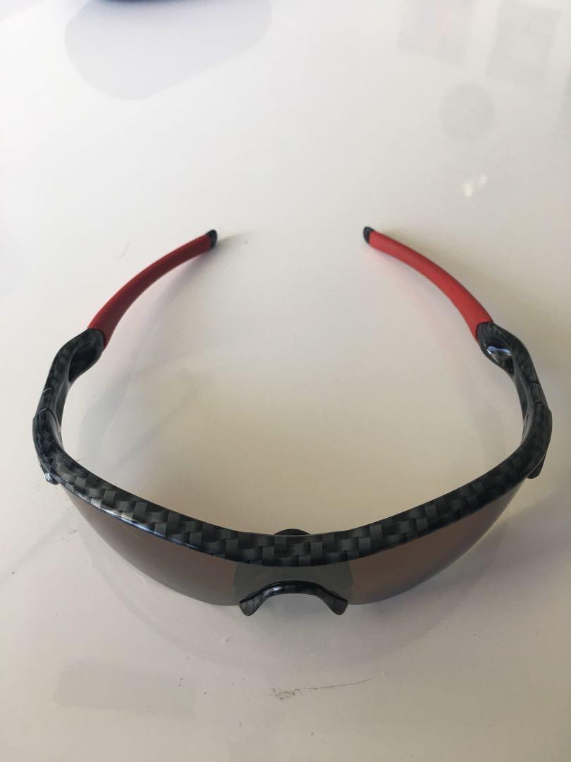 Oakley Carbon Fiber Shades (Polarised), Men's Fashion, Watches