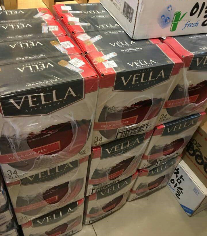 Peter vella delicious red wine, Makanan & Minuman, Minuman Tidak