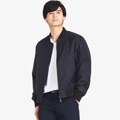 Uniqlo store ma1 bomber