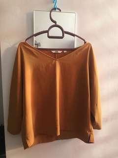 Uniqlo Yellow crop Top