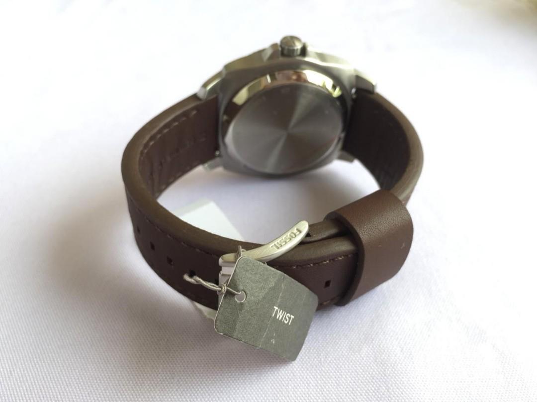 Fossil bq2206 top