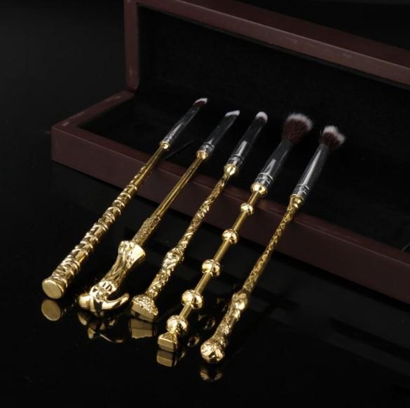Harry Potter Brush Wizard Wand Make-up Brush Set (Category: Makeup) located in Las Pinas. Submitted by jaziyah4 (Listing ID 189991466, Image 1). Description: Brand new Harry Potter Brush Wizard Wand Make-up Brush Set 5pcs. Specifications: Name: Harry Potter makeup brush Product Category: makeup brush sets Quantity: 5 pieces Bristle material: man-made fibers Brush handle material: metal Brush handle specifications: long pole Hair length: 2.5cm Tot