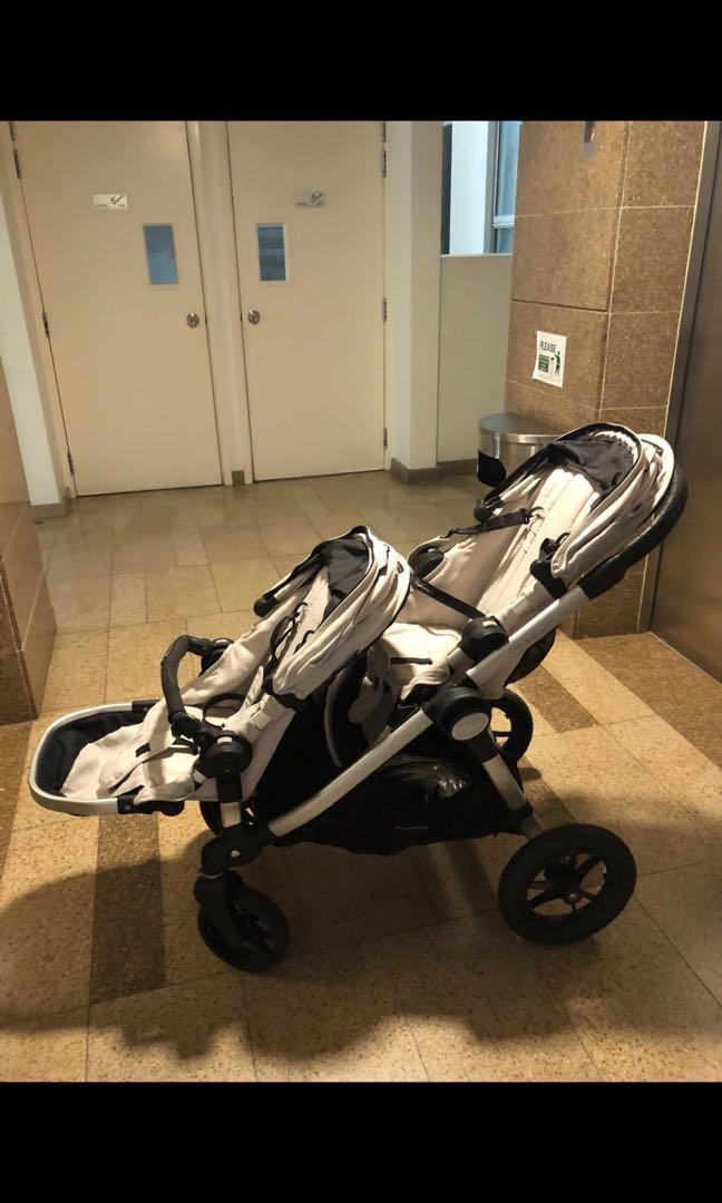 Second hand 2025 double stroller