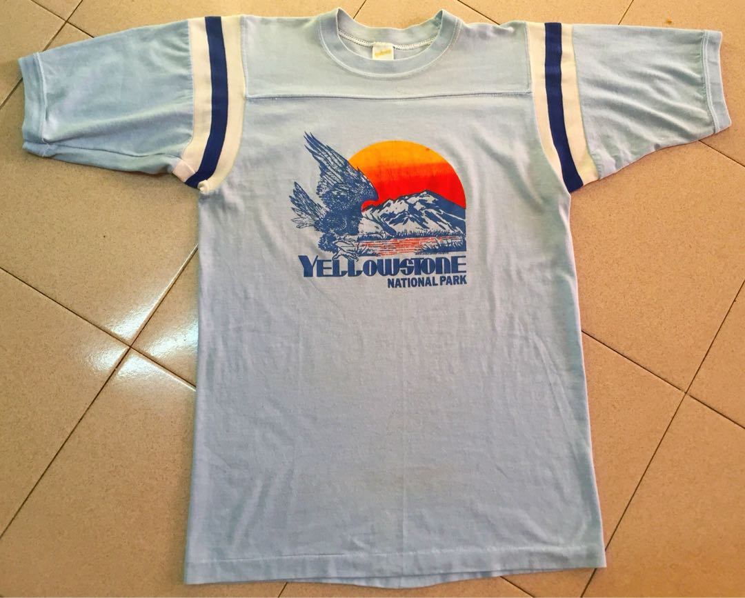 Vintage yellowstone t shirt, Hobbies 
