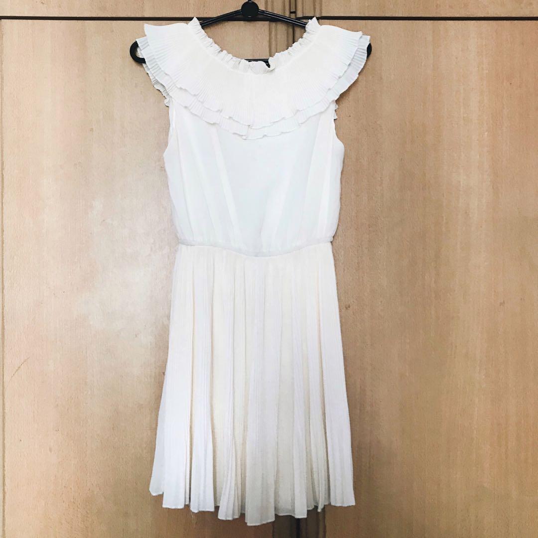 White pleated deals chiffon dress