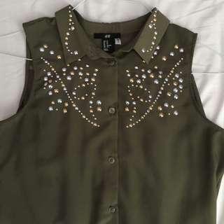 ❇️H&M studded sleevess blouse