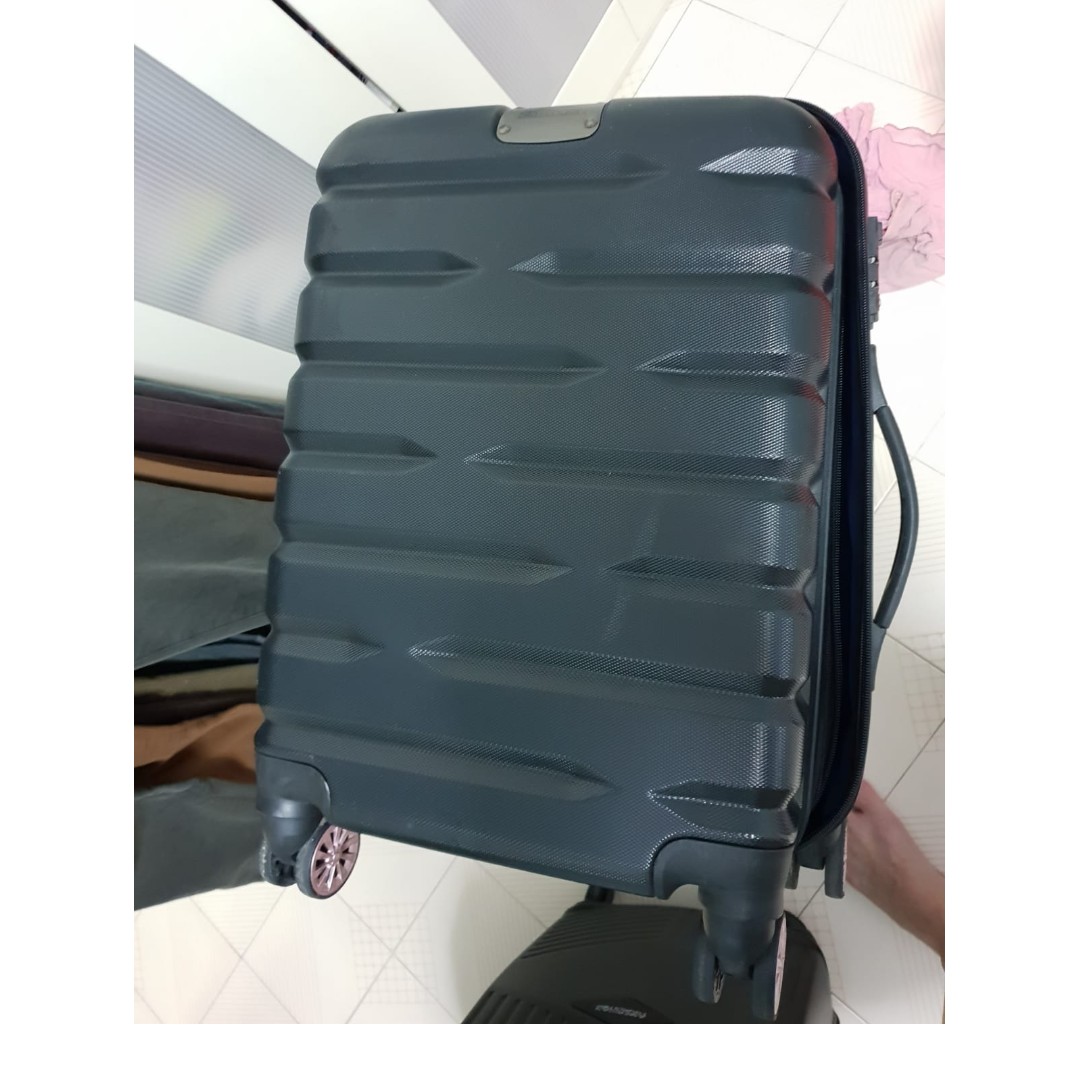 Slazenger luggage 20 sales inch