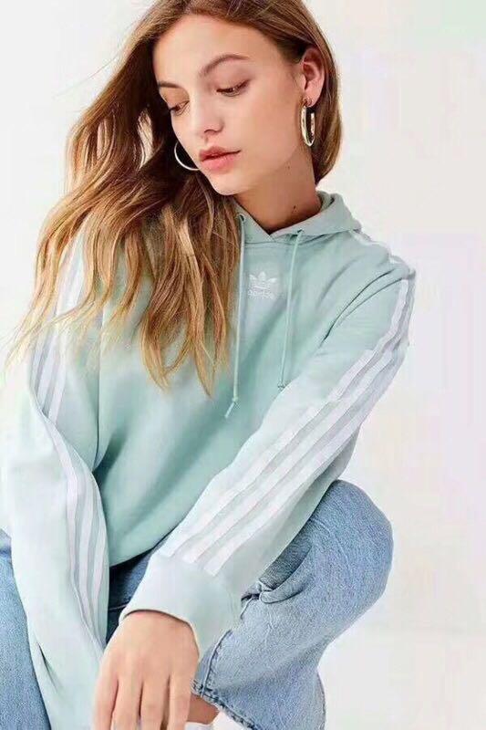Adidas cropped store hoodie cy4766