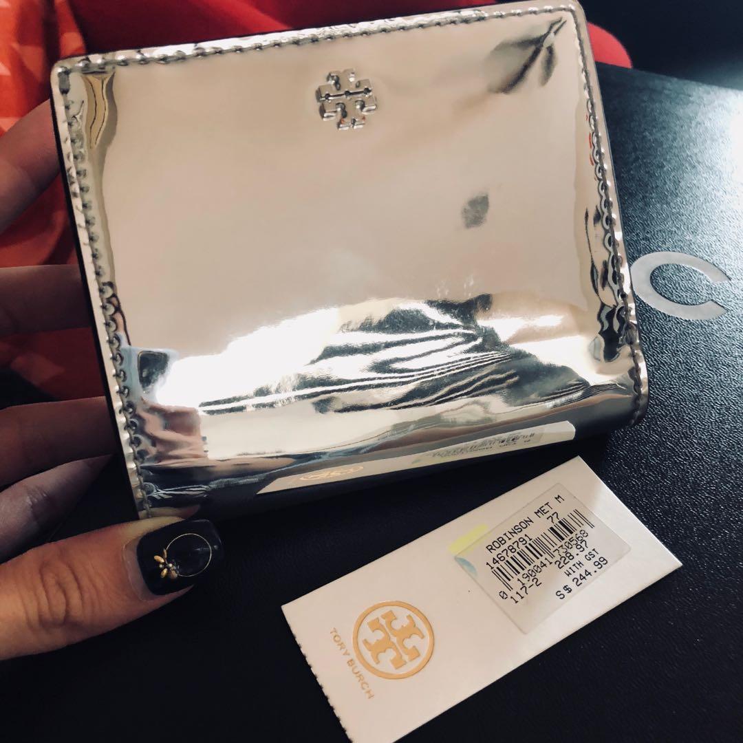 Authentic Tory Burch Robinson Mini Wallet (Mirror Metallic), Women's  Fashion, Bags & Wallets, Wallets & Card Holders on Carousell