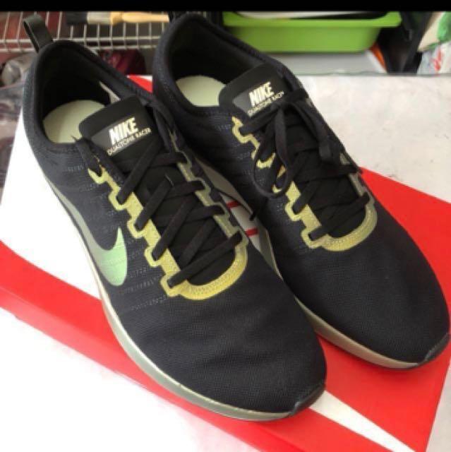 W nike deals dualtone racer se