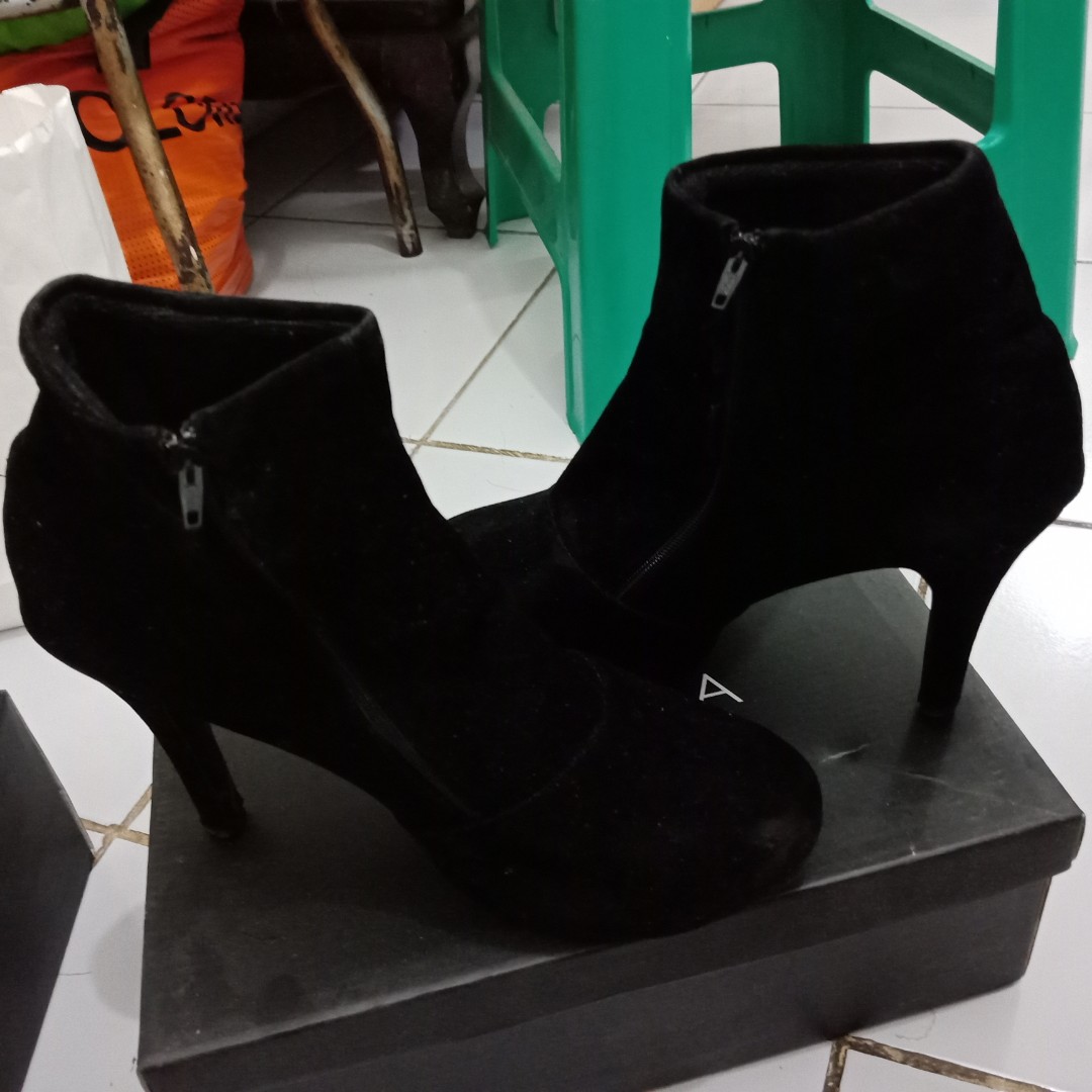 High Heels Boots Sepatu Hak Tinggi Sepatu Boots Beludru Hitam Wanita Cewek Fesyen Wanita Sepatu Di Carousell