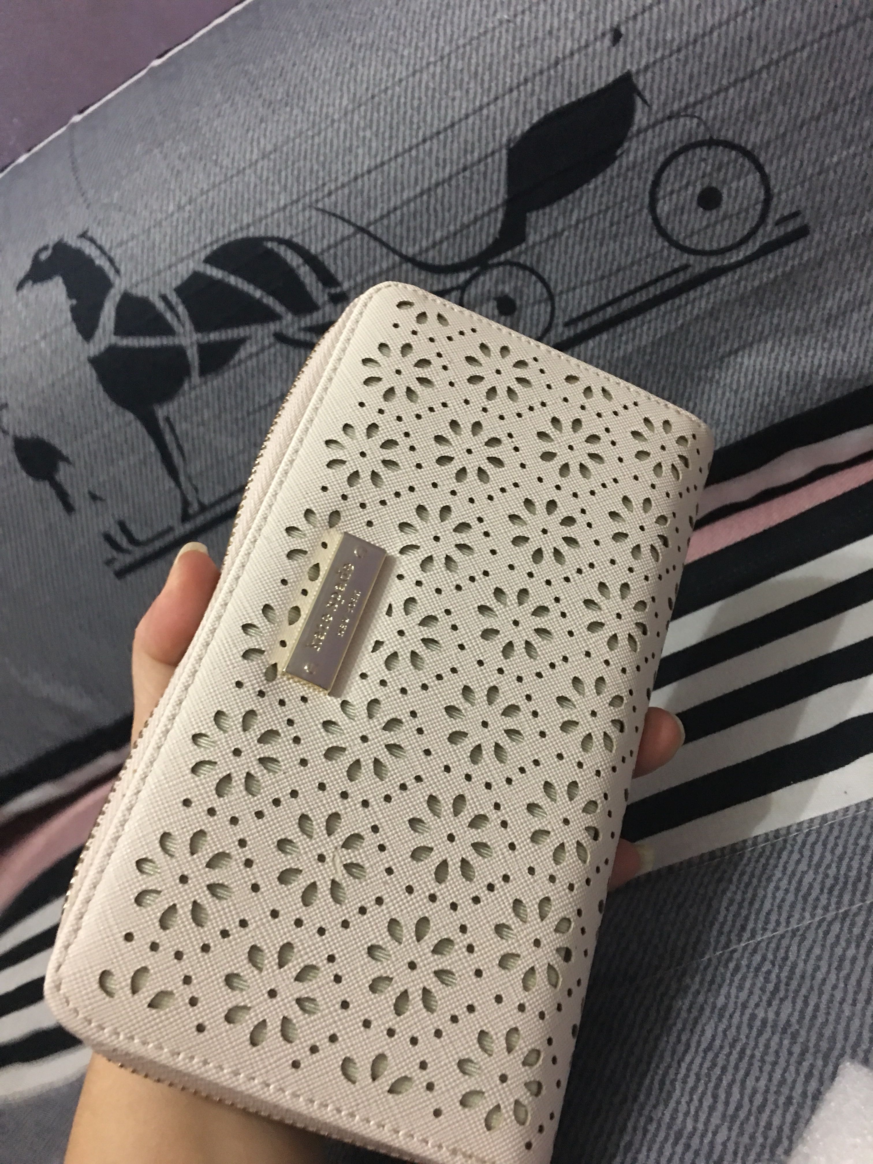 Kate Spade Wallet with ykk zipper Authentic overrun, Women's Fashion