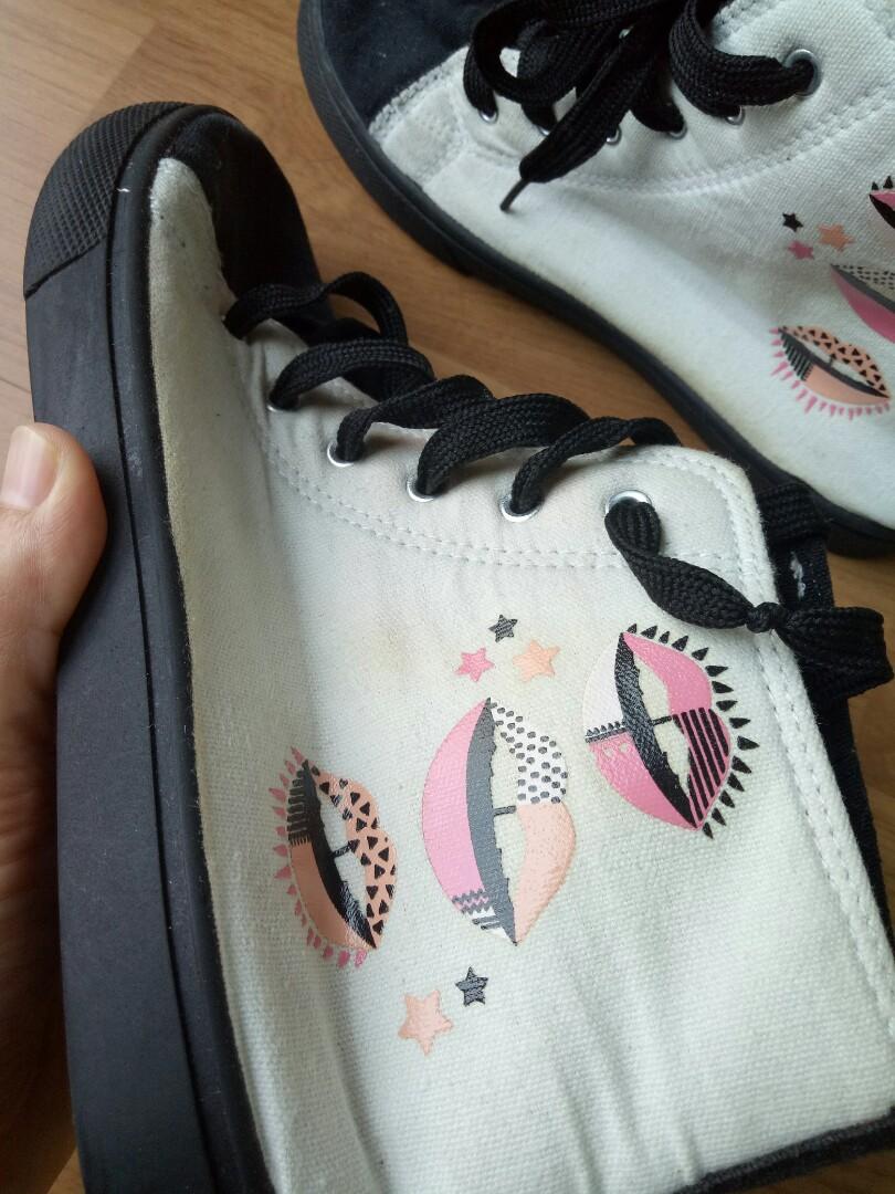 Kmart Australia Girl Shoes UK3 3x100