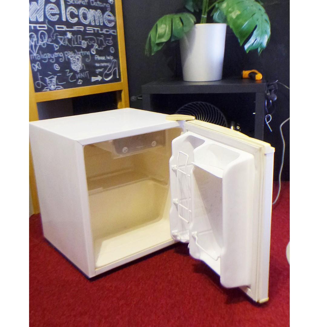 LG Bar Fridge GR051SSF 50L White Roundededge Door Design (Made in