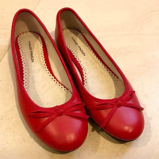 womens red flats