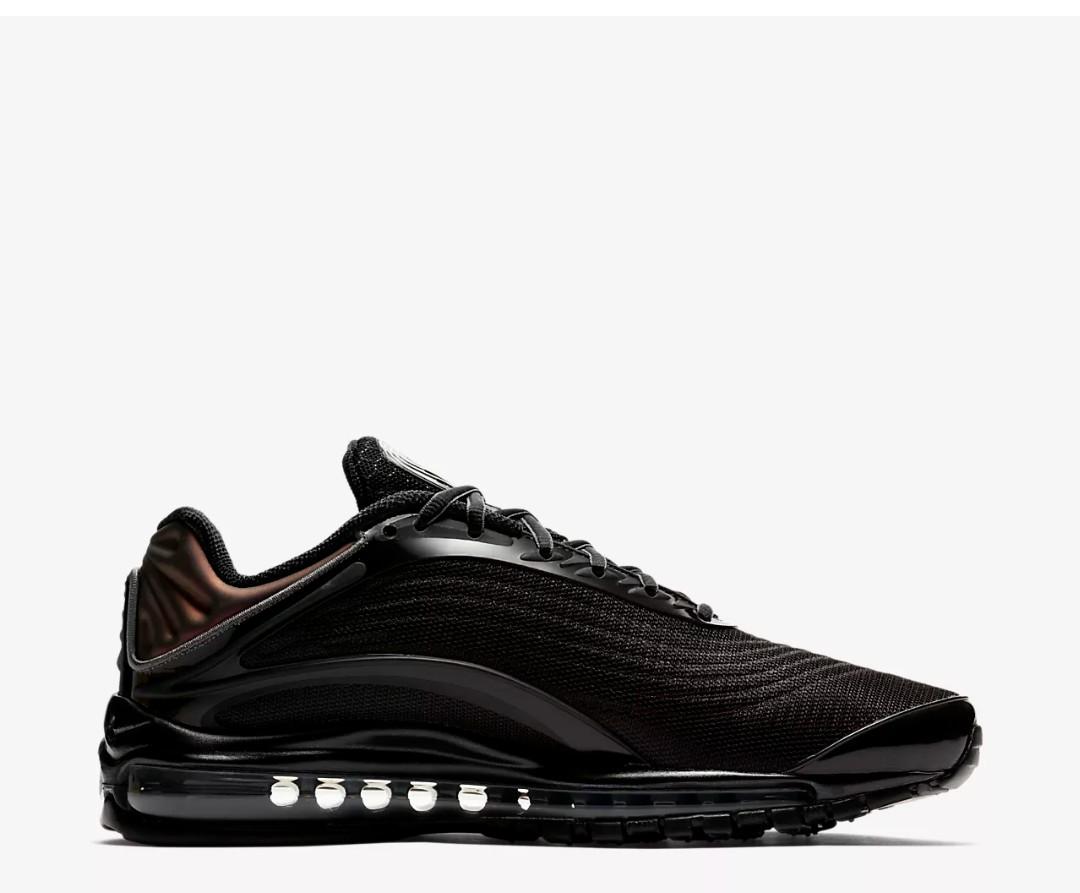 Nike deluxe triple black store
