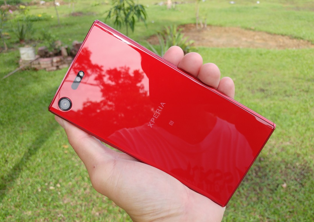 Sony Xperia XZ Premium (Rosso Red limited edition), Mobile Phones