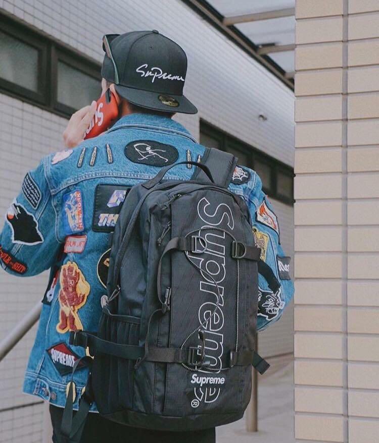 Supreme 18fw backpack 後背, 他的時尚, 包, 背包在旋轉拍賣