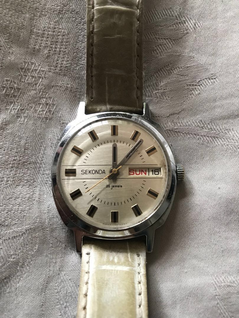 sekonda day date