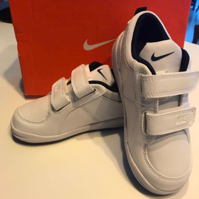 Boy's Nike shoes size 27 or 10C, Babies 