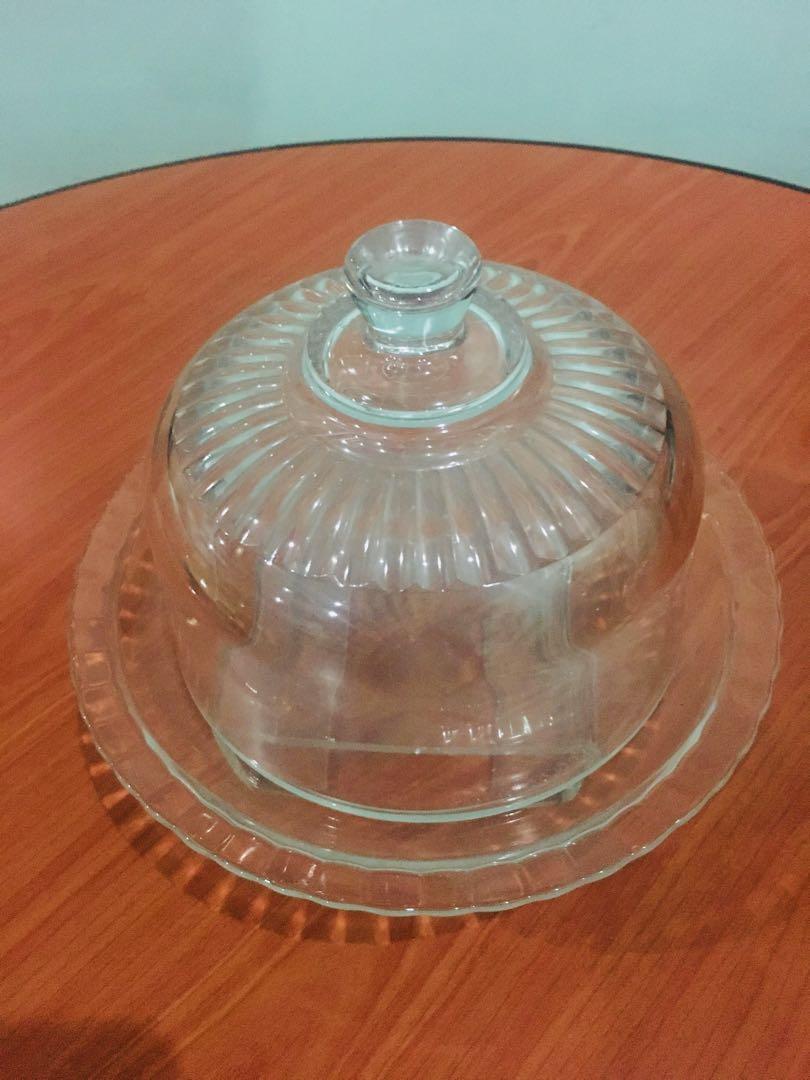 Cheese or mini cake display (Category: Bakeware) located in Makati City. Submitted by chessdee (Listing ID 190220409, Image 2). Description: Dome is 6.5” in diameter Plate is 8.5” in diameter Only stored Pick up in Makati or delivery via Lalamove or grab, to be shouldered by the buyer.