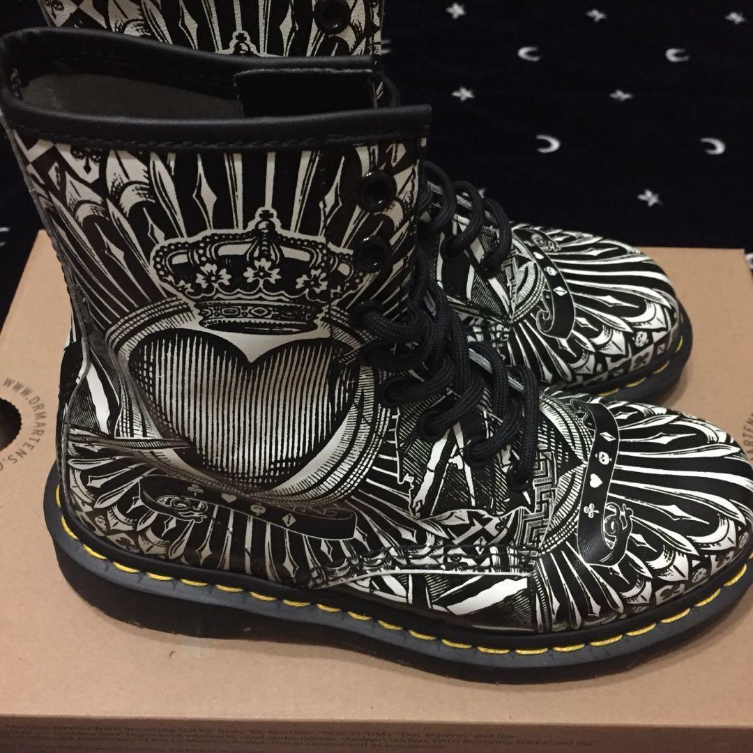 dr martens 1460 playing card