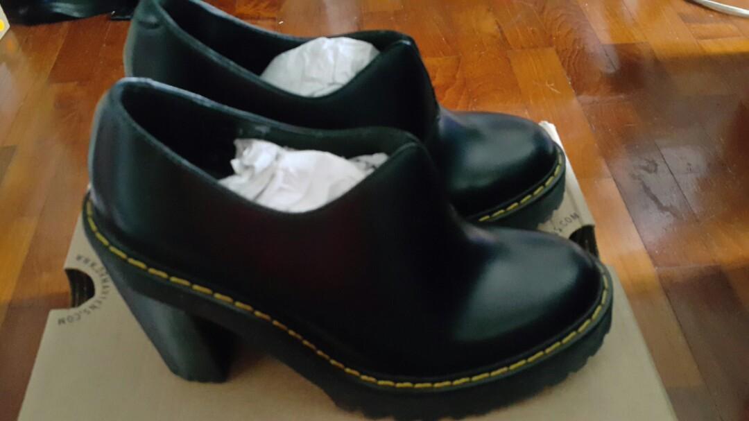 Dr martens cordelia black hot sale