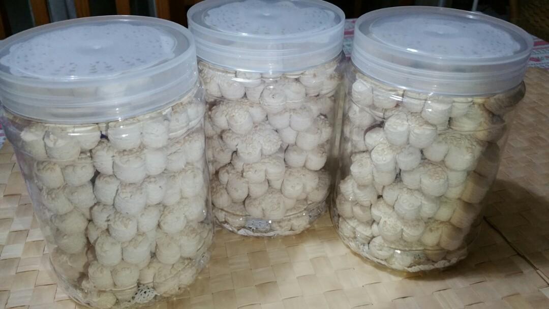 Kuih Bangkit Food Drinks Baked Goods On Carousell
