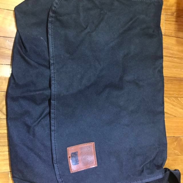 onitsuka tiger sling bag