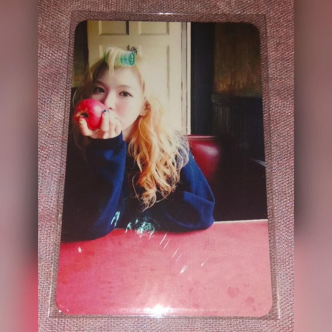 Red Velvet Wendy Ice Cream Cake Photocard, K-Wave on Carousell