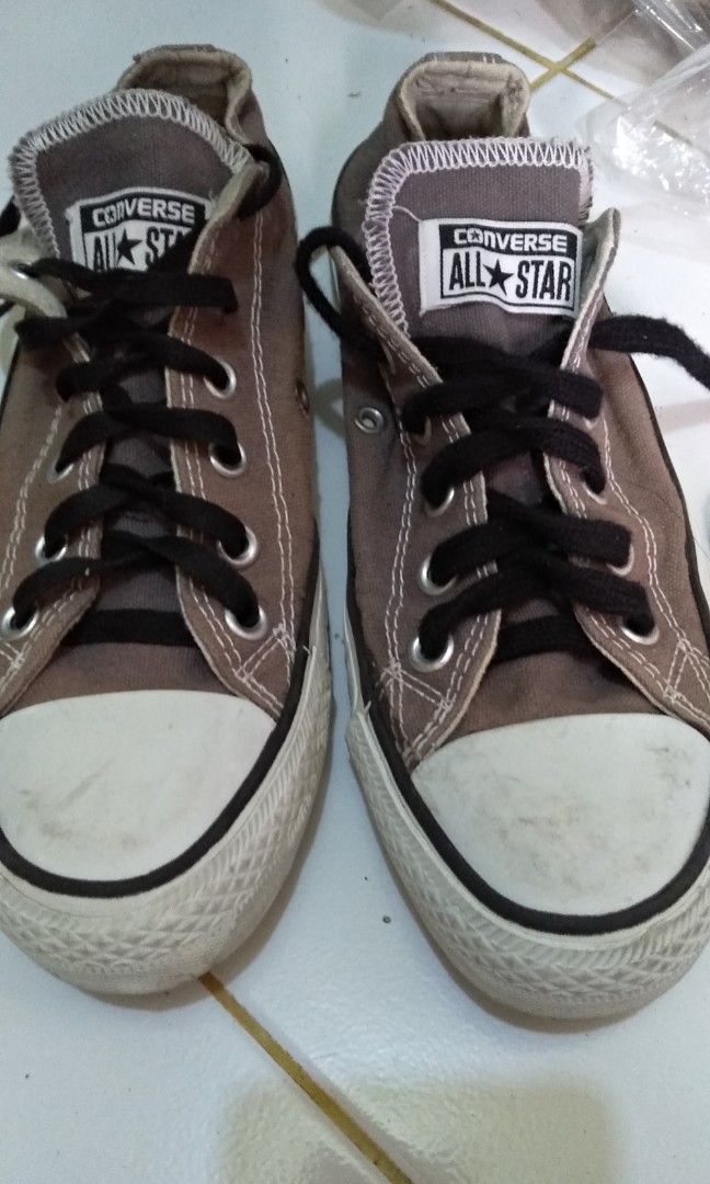 Sepatu Converse Ori Men S Fashion Men S Footwear On Carousell