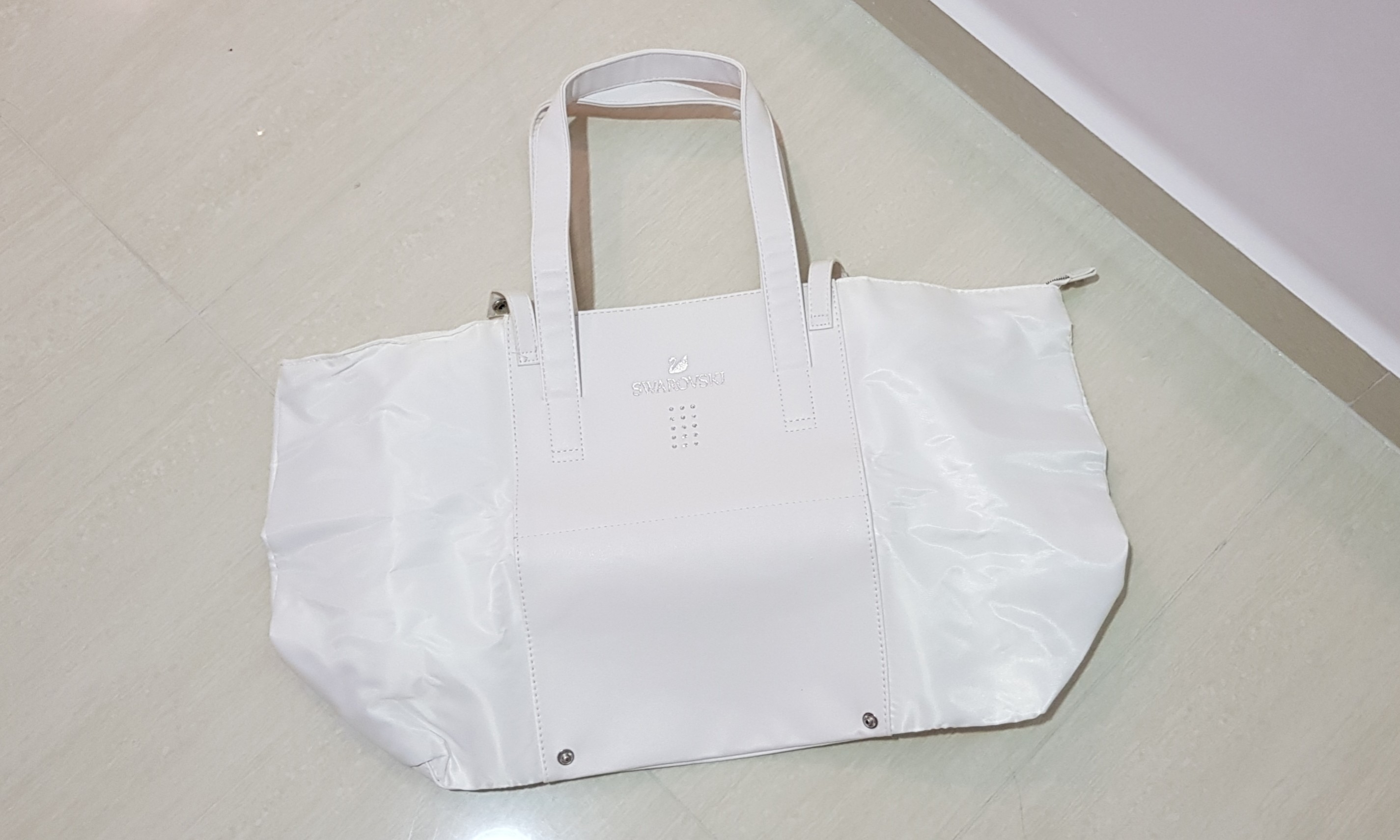 Swarovski crystal white tote bag Women s Fashion Bags Wallets
