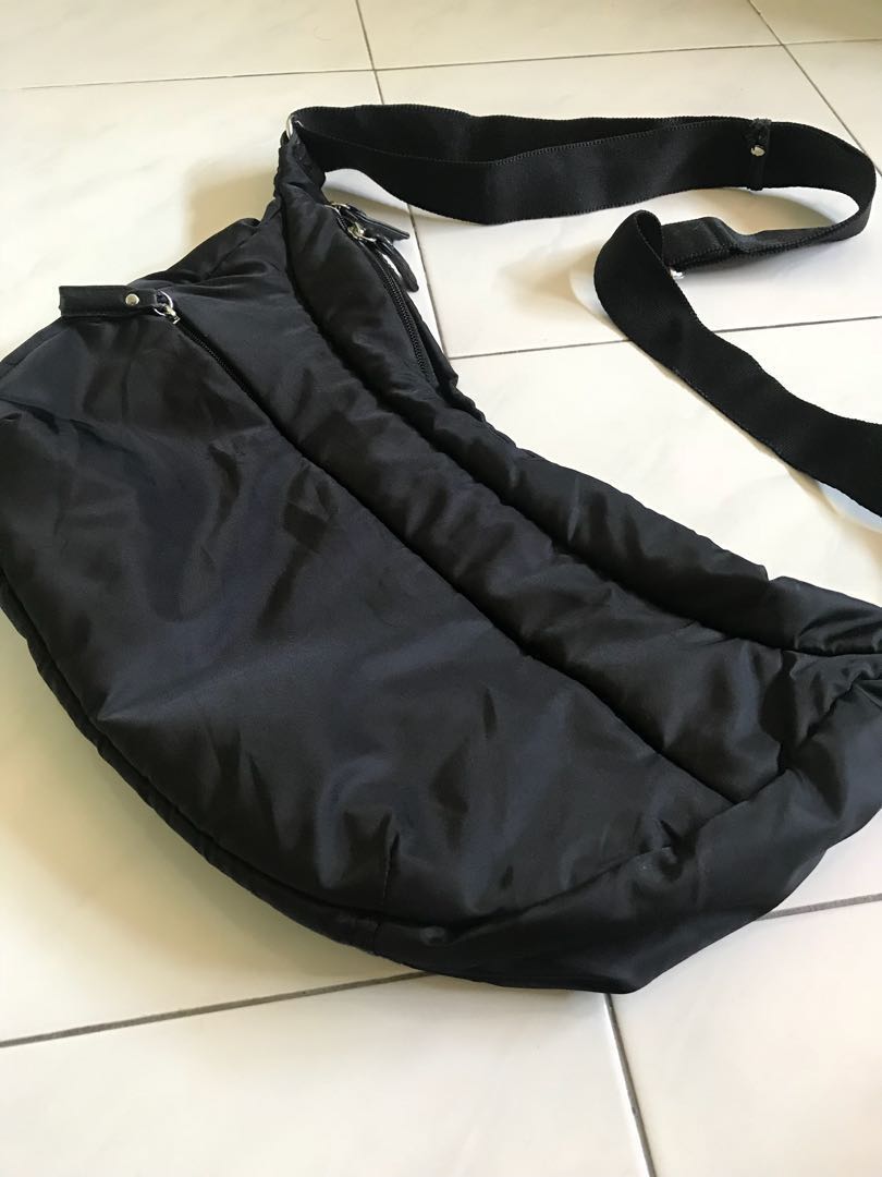 Uniqlo Sling Bag Men S Fashion Bags Wallets Sling Bags On Carousell
