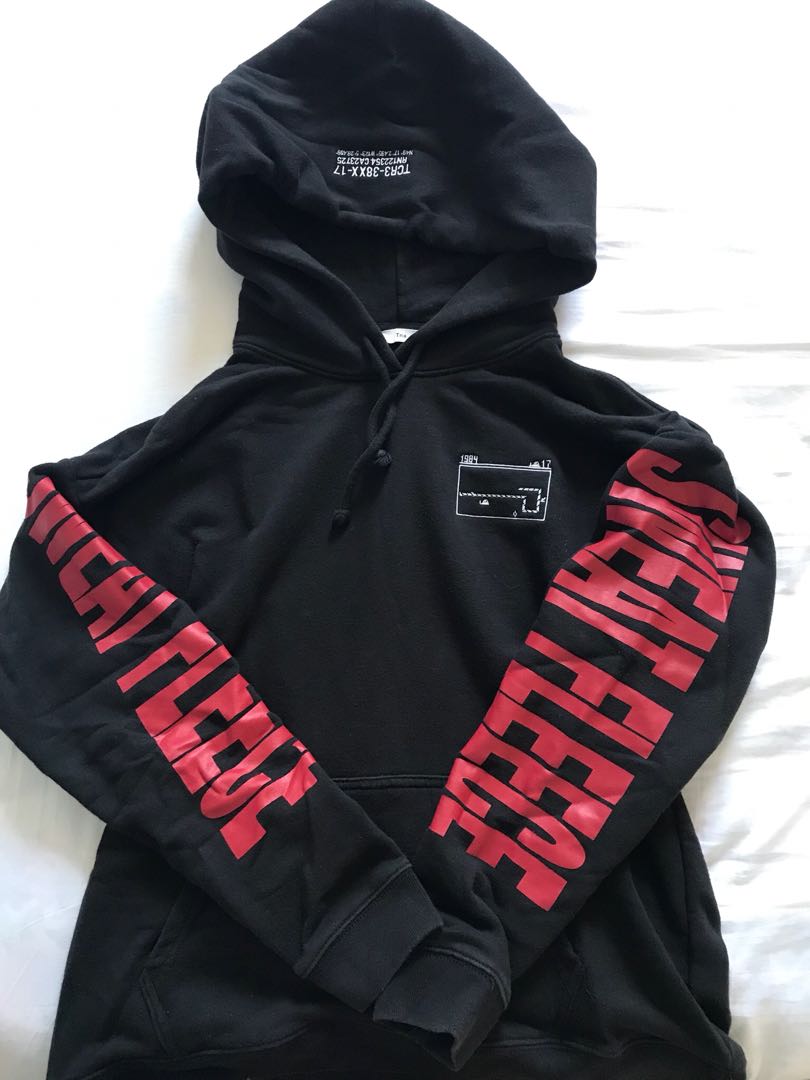 Aritzia/TNA black & red sweatfleece hoodie, Women's Fashion, Clothes on ...