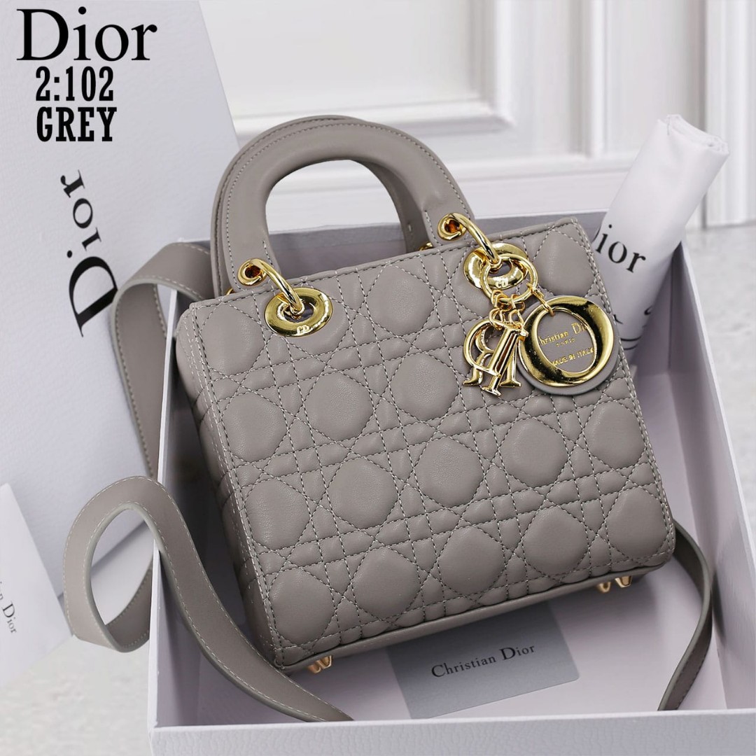 Brand Christian Dior Harga 325rb Seri 102 Kualitas Premium Bahan Kulit Uk 19x17x9cm Katagori Lady Perlengkapan Box Serty Dusbag Colour Pink Green Blue Grey Red Black Weight 1 1kg Olshop Fashion Olshop Wanita