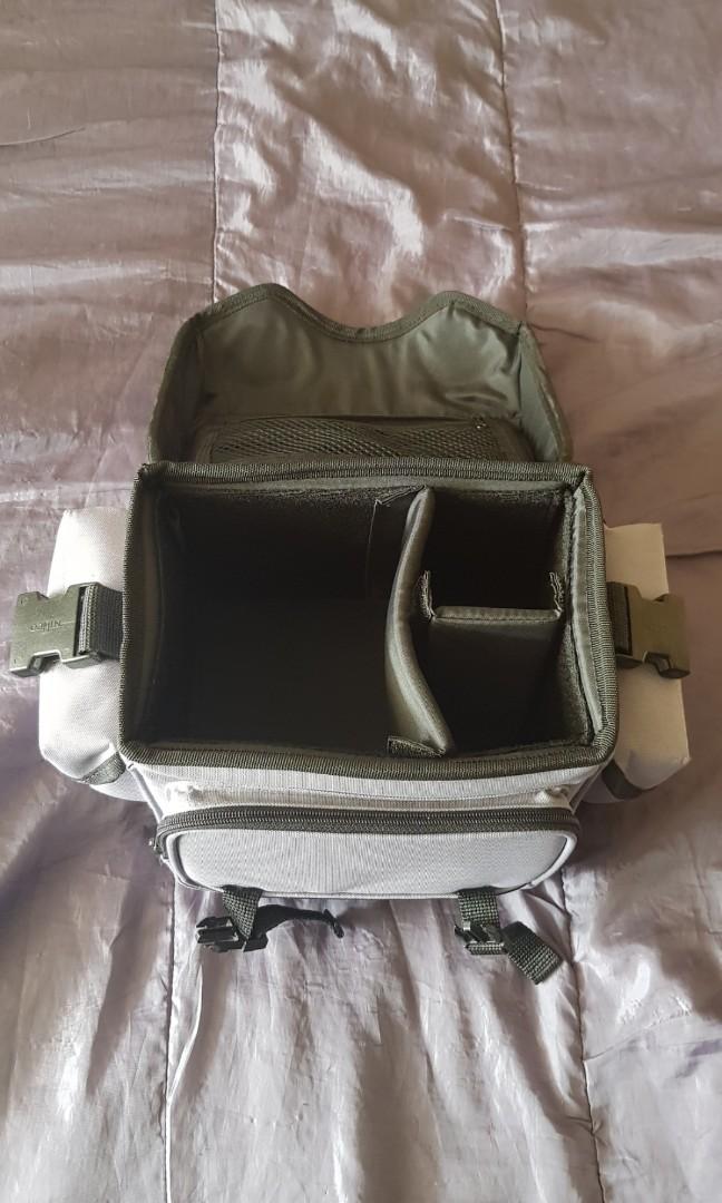 Camera Bag (Category: Camera Bags & Carriers) located in Mandaluyong City. Submitted by paocastee (Listing ID 190495192, Image 2). Description: No Strap Form still intact.