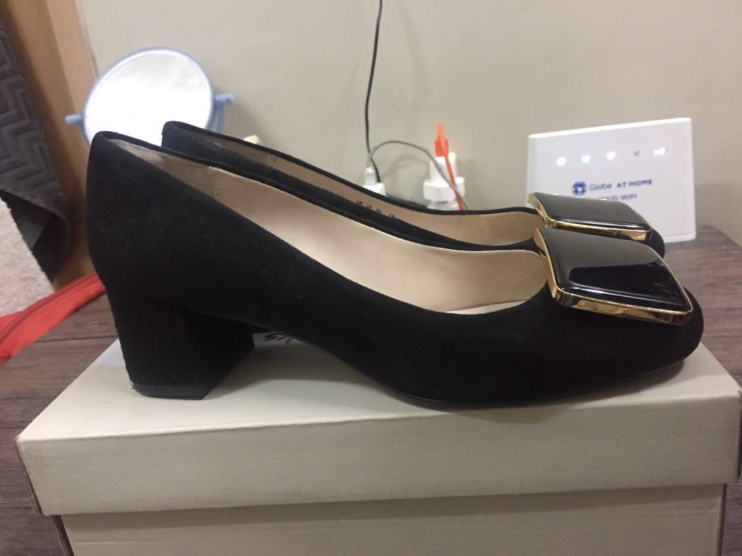 congelador Salvaje Banquete Clarks Chinaberry Fun Black Suede Pumps, Women's Fashion, Footwear, Loafers  on Carousell
