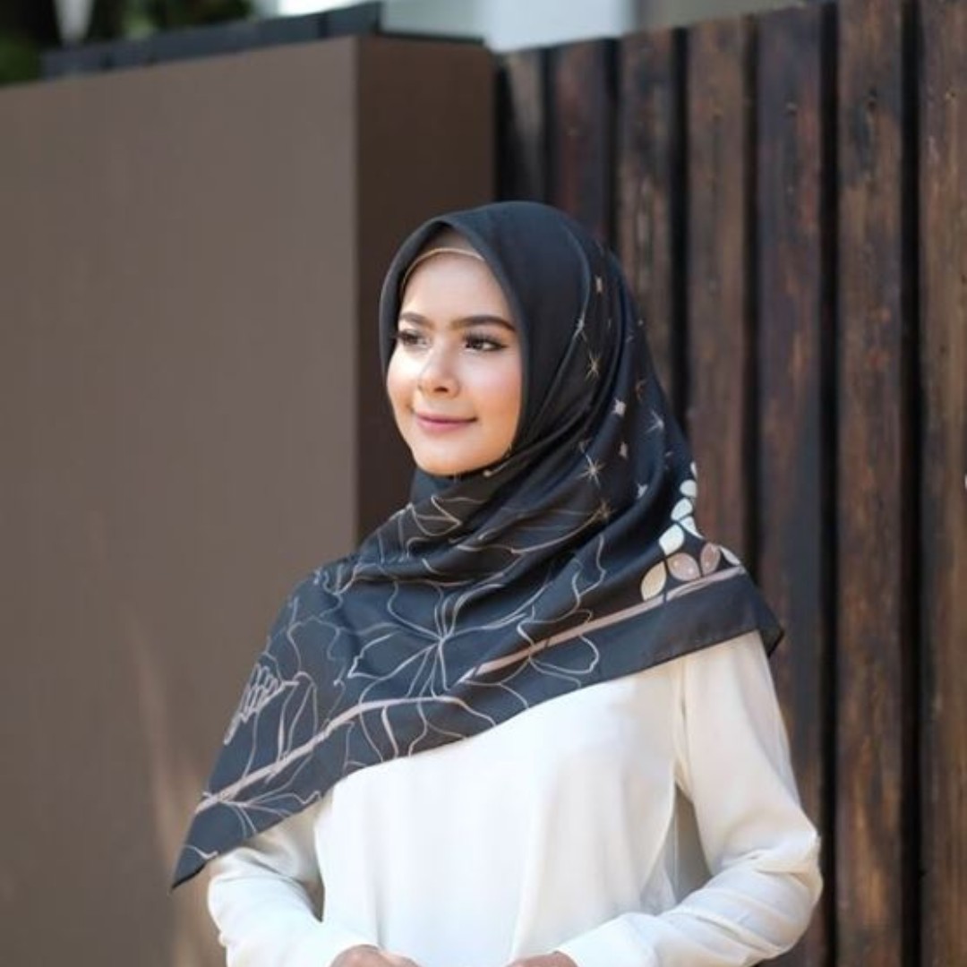 Hijab Segiempat Voal Murah Womens Fashion Muslim Fashion On Carousell