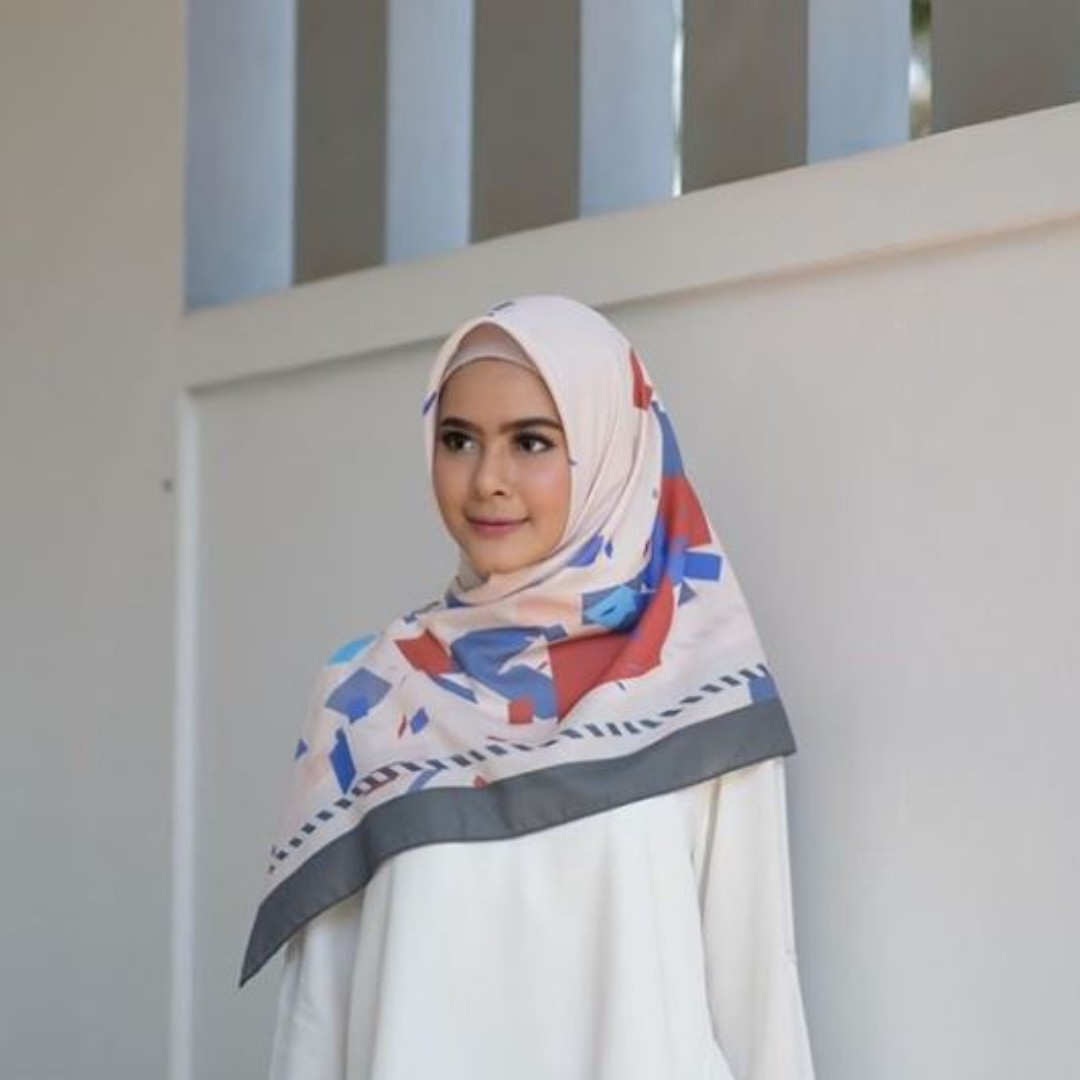 Hijab Segiempat Voal Murah Womens Fashion Muslim Fashion On Carousell