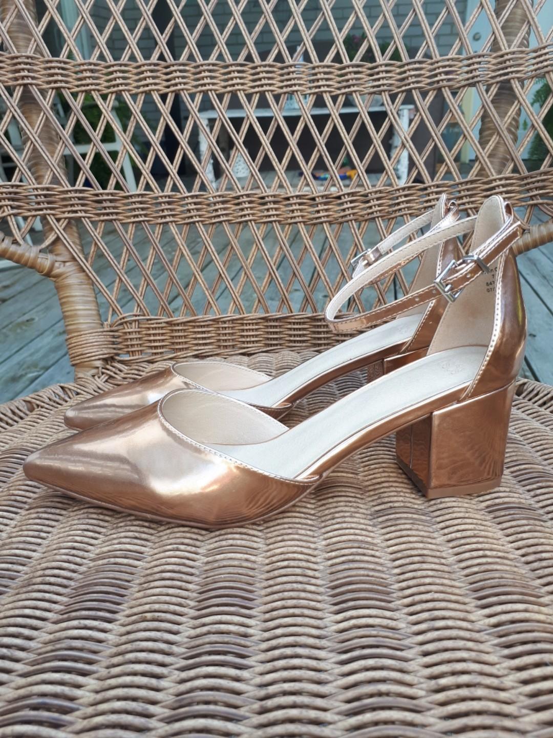 gold low heels uk